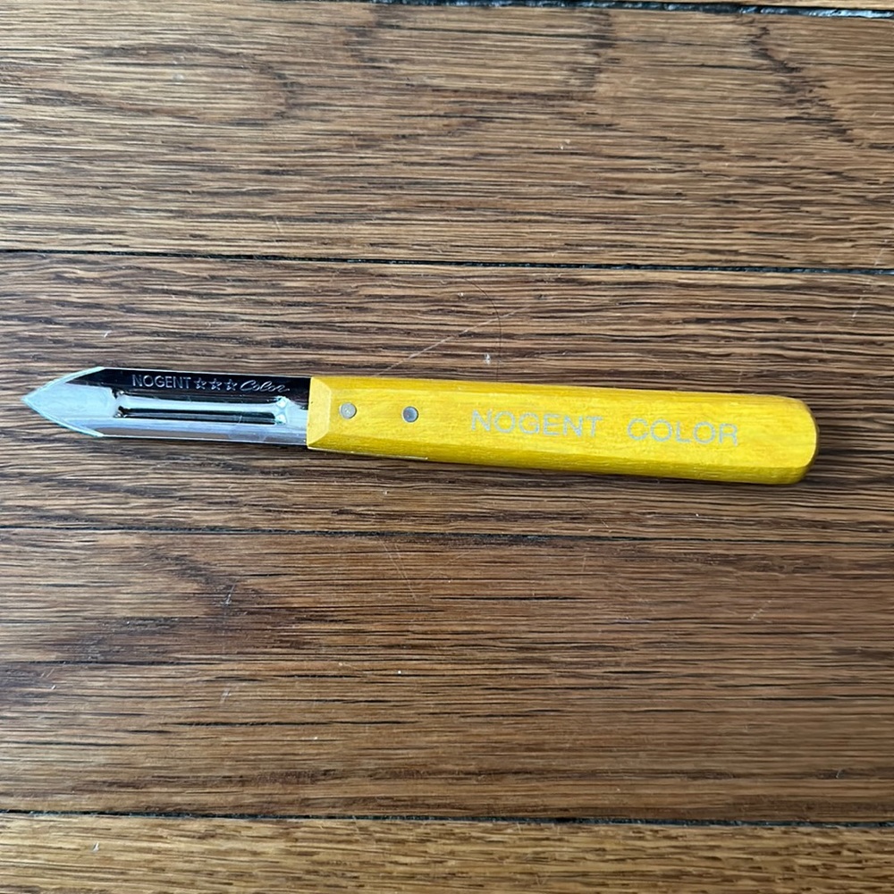 Nogent vegetable peeler